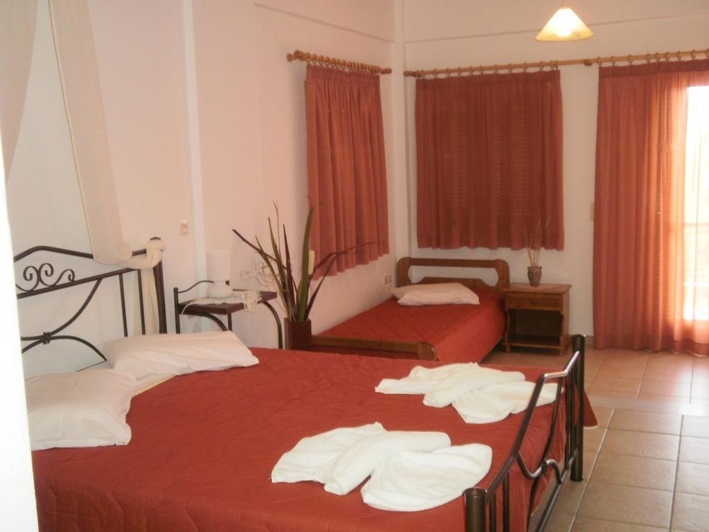 ניקיאנה Christianna Studios מראה חיצוני תמונה
