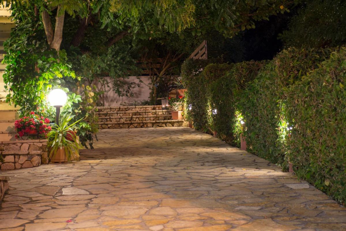 ניקיאנה Christianna Studios מראה חיצוני תמונה